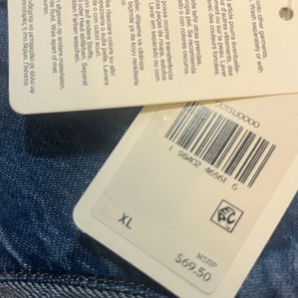 LEVIS 
AMORE DENIM VEST - Picture 7 of 7